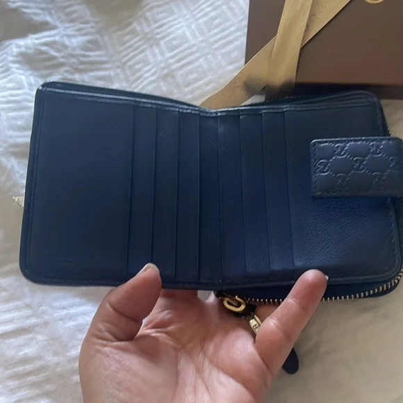 Authentic Gucci compact wallet - Picture 6 of 8